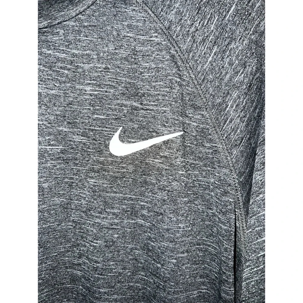 Nike Men's Hydroguard Dri-FIT Stretch UPF 40+ Guard Swim Top Size Large Gray‎